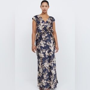 Because+Bridge Navy Floral Backless Dress.